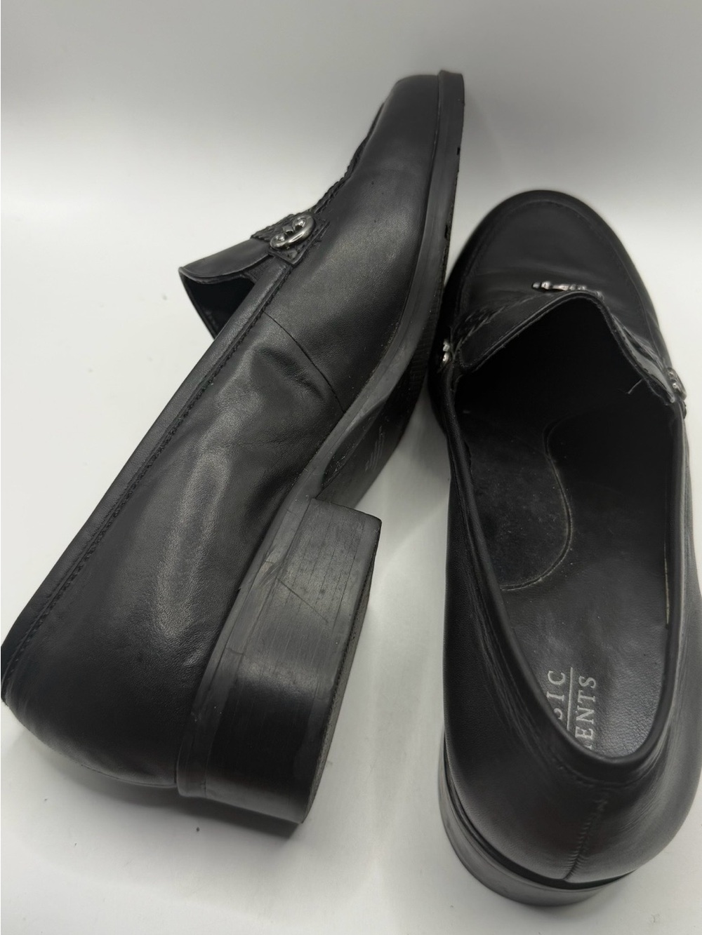 Classic Elements Black Leather Women's Loafers with Silver Hardware Size 8 1/2